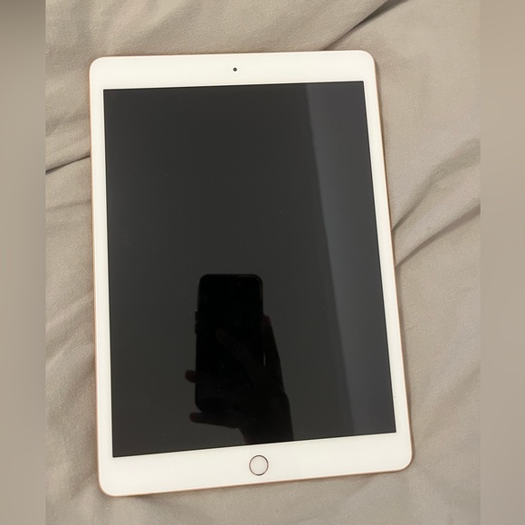 iPad 7th Generation (SOLD) - Picture 3 of 3